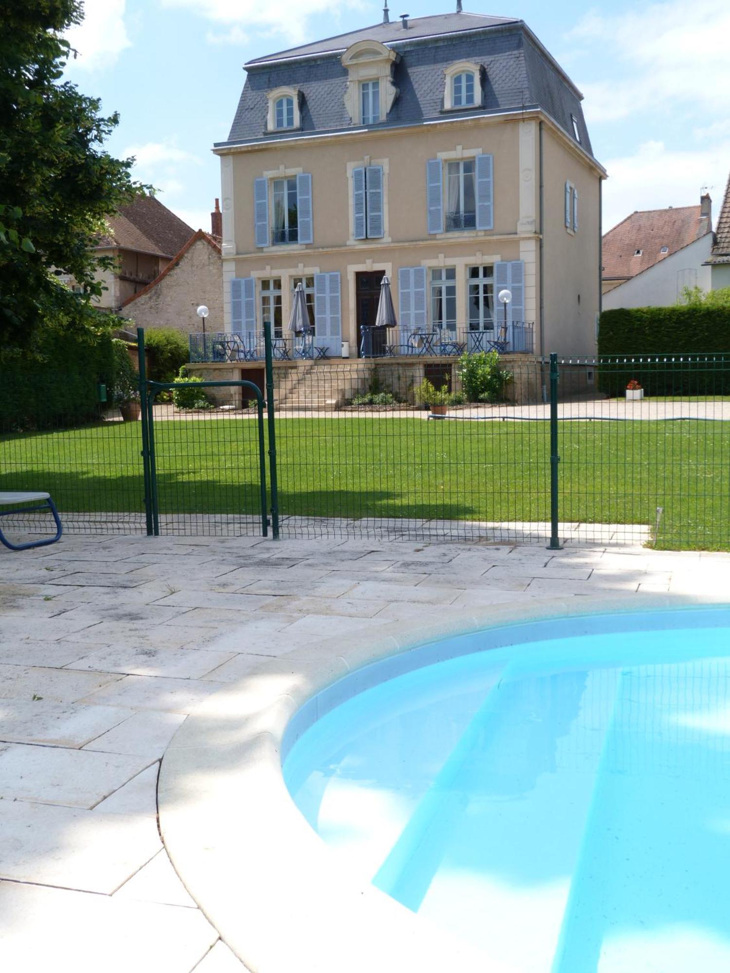 Gasthof Logis Domaine Du Cheval Blanc Saint-Boil