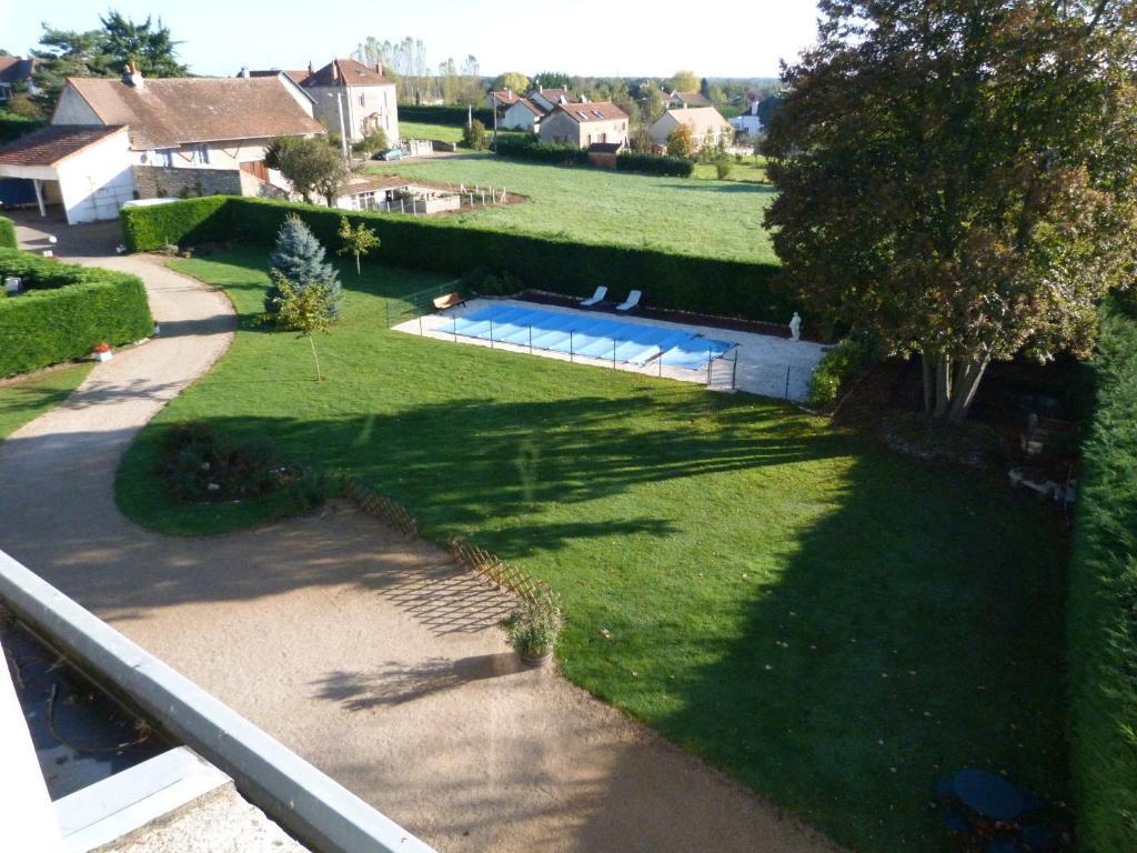 Logis Domaine Du Cheval Blanc 3*
